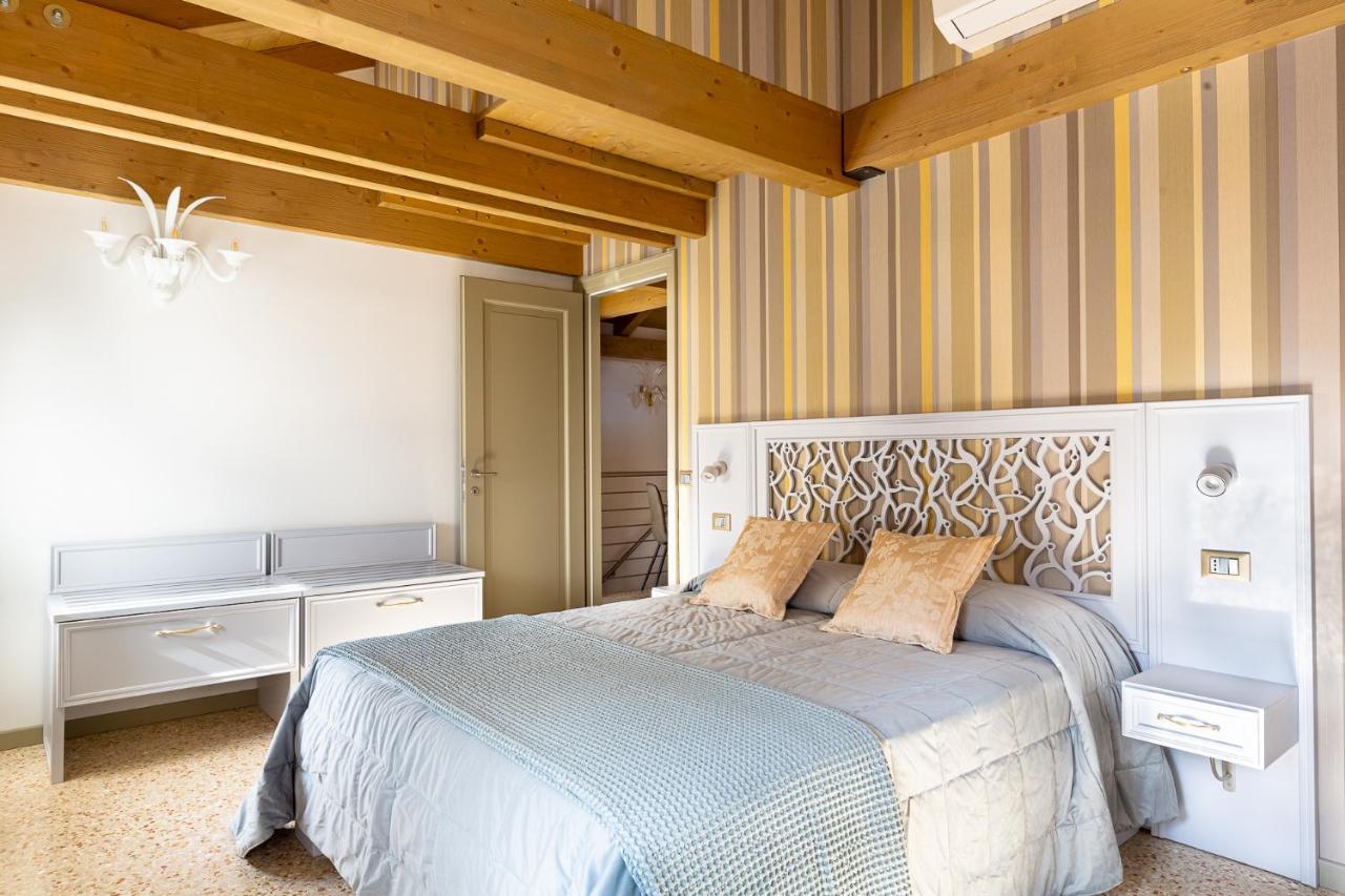 Ca' Cappello Venice Apartment 2 With Canal View ภายนอก รูปภาพ