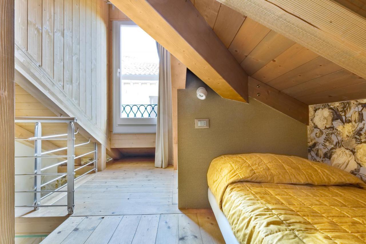 Ca' Cappello Venice Apartment 2 With Canal View ภายนอก รูปภาพ