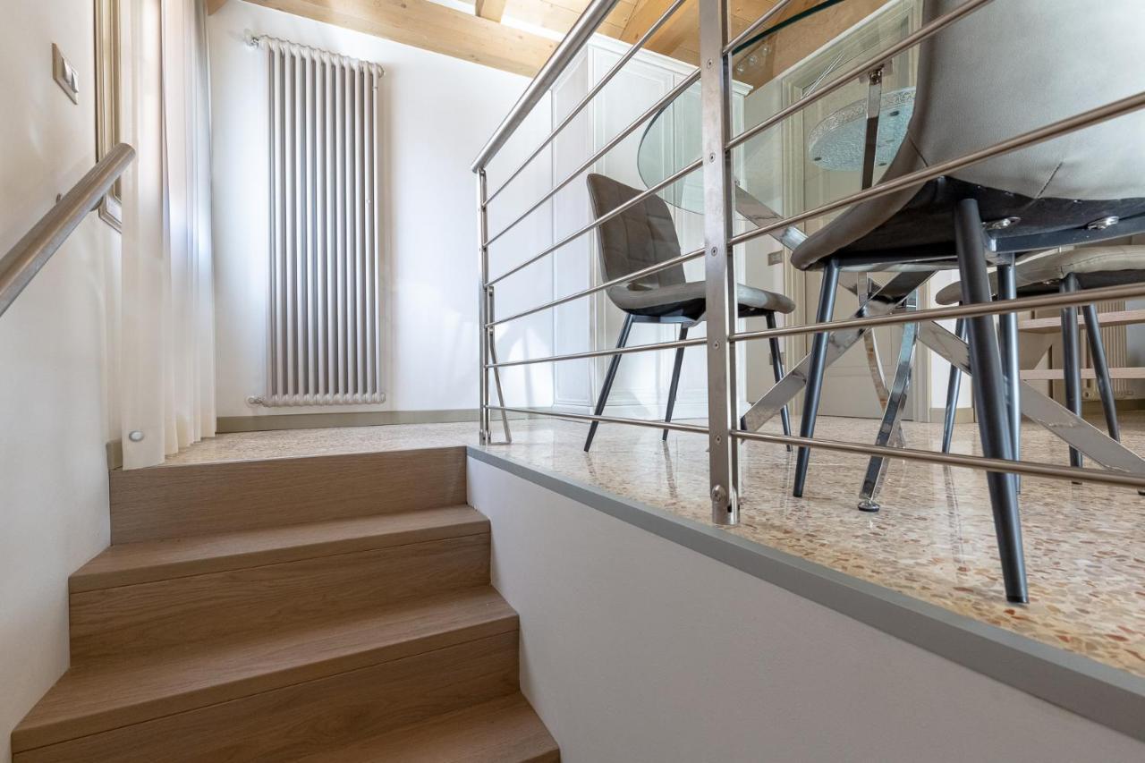 Ca' Cappello Venice Apartment 2 With Canal View ภายนอก รูปภาพ